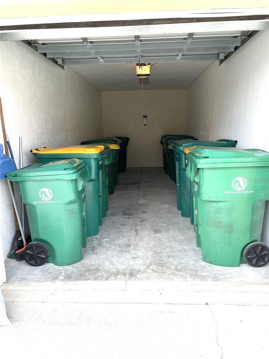 Image 27 of 62 For 242 Boundary Boulevard 114