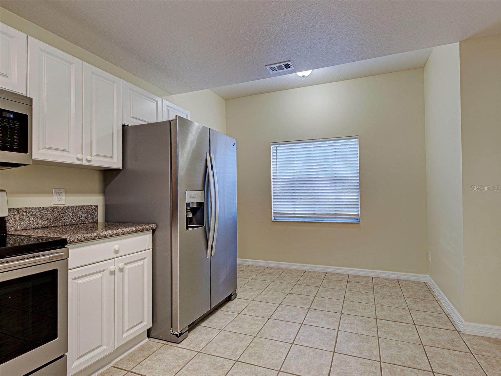 Image 33 of 62 For 242 Boundary Boulevard 114