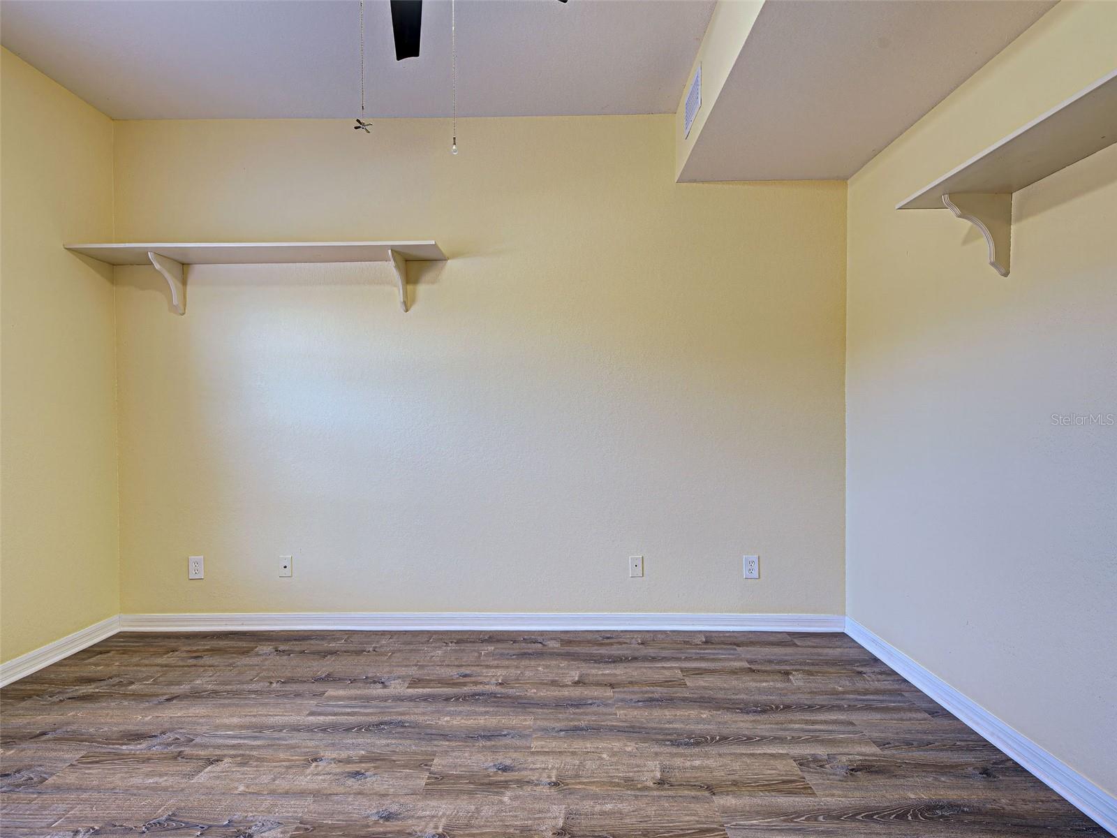 Image 35 of 62 For 242 Boundary Boulevard 114