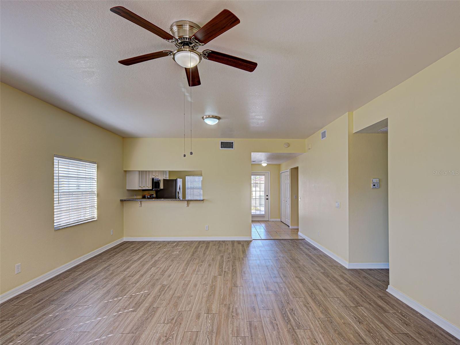 Image 44 of 62 For 242 Boundary Boulevard 114