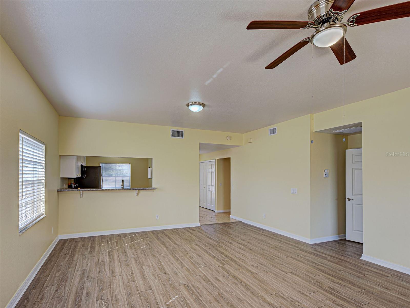 Image 46 of 62 For 242 Boundary Boulevard 114