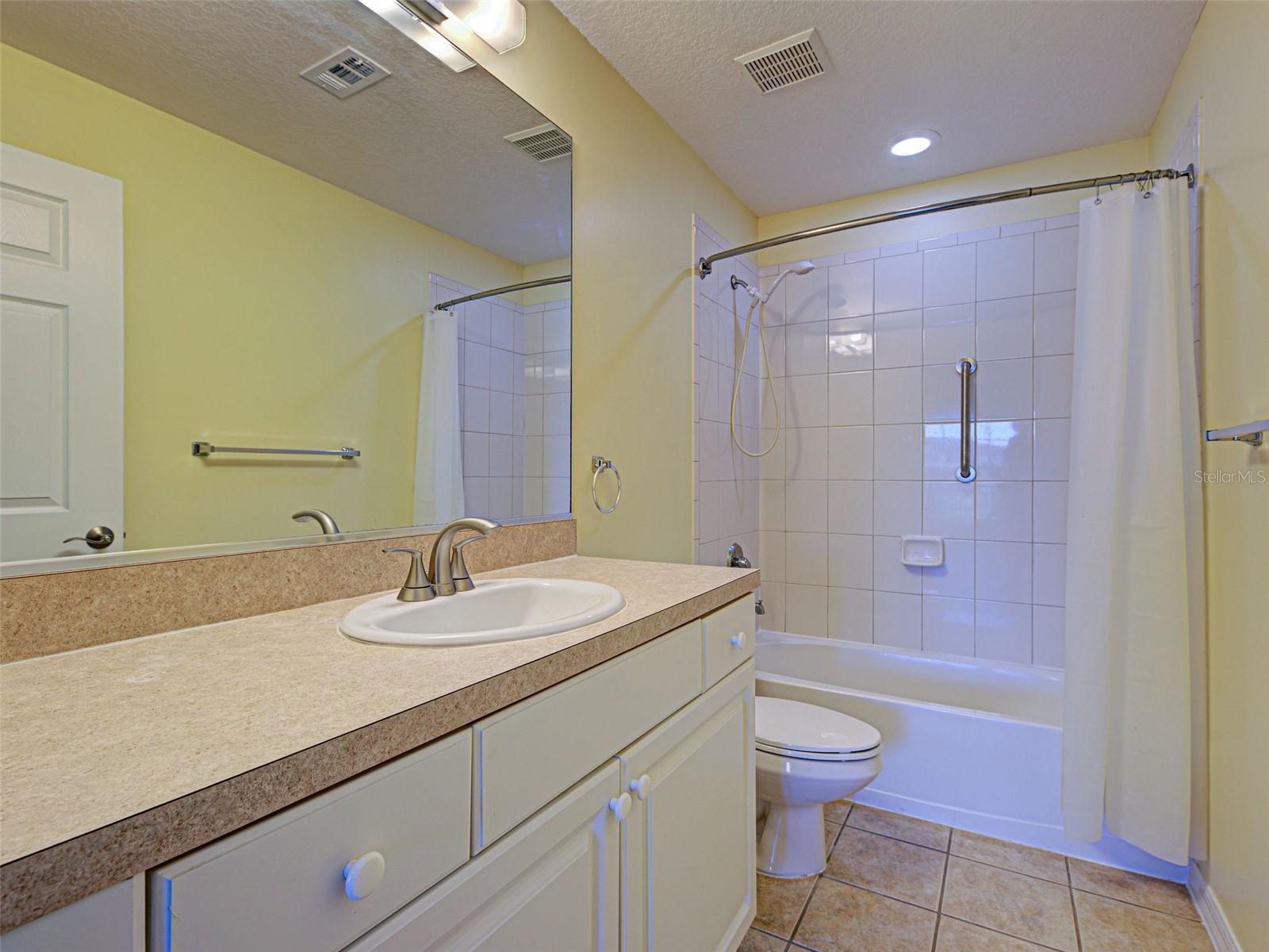 Image 54 of 62 For 242 Boundary Boulevard 114