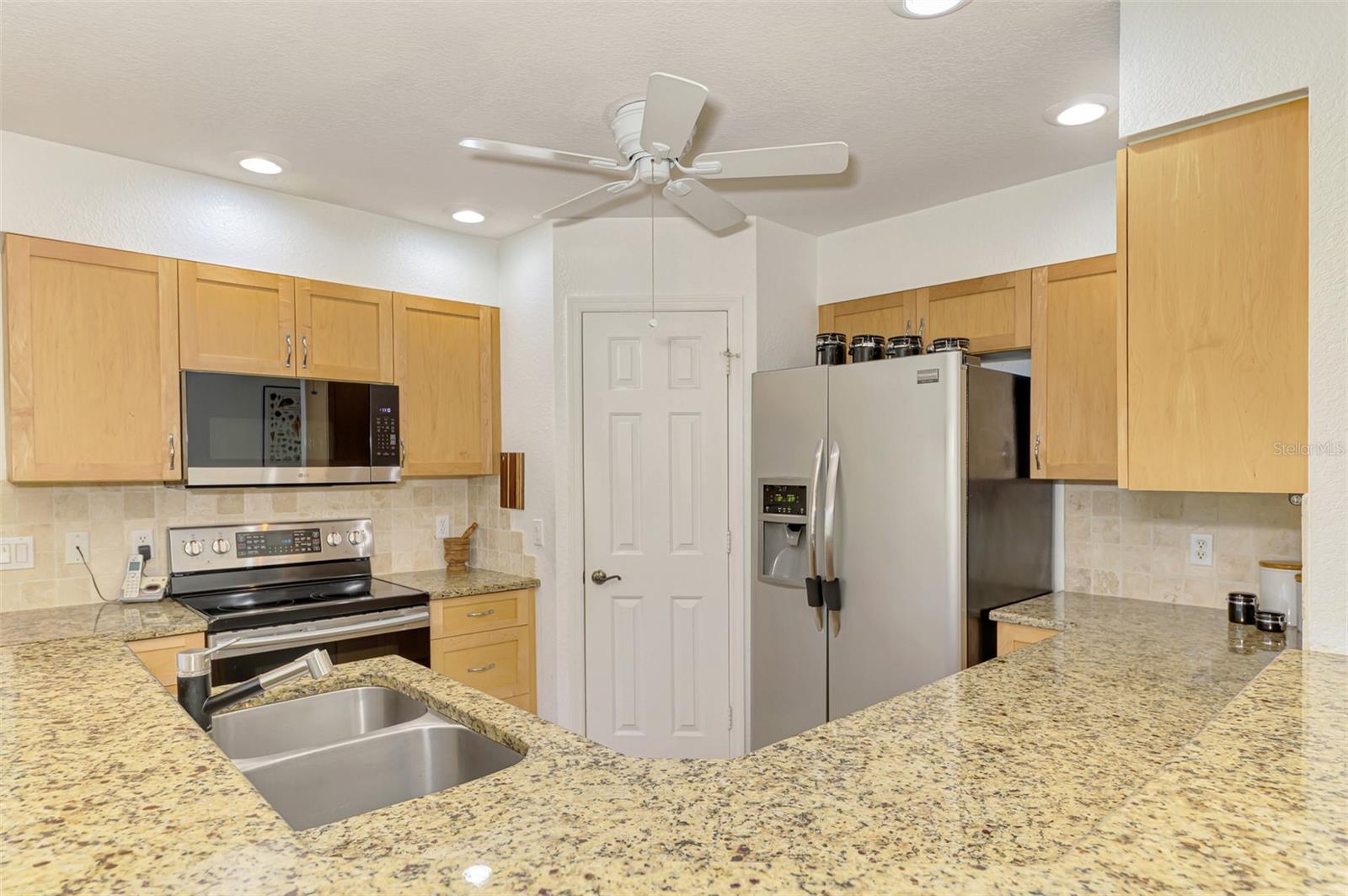 Image 15 of 87 For 14060 Willow Glen Court 128