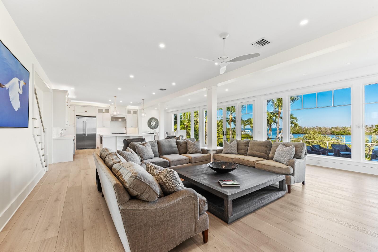 Image 13 of 59 For 4070 Loomis Avenue