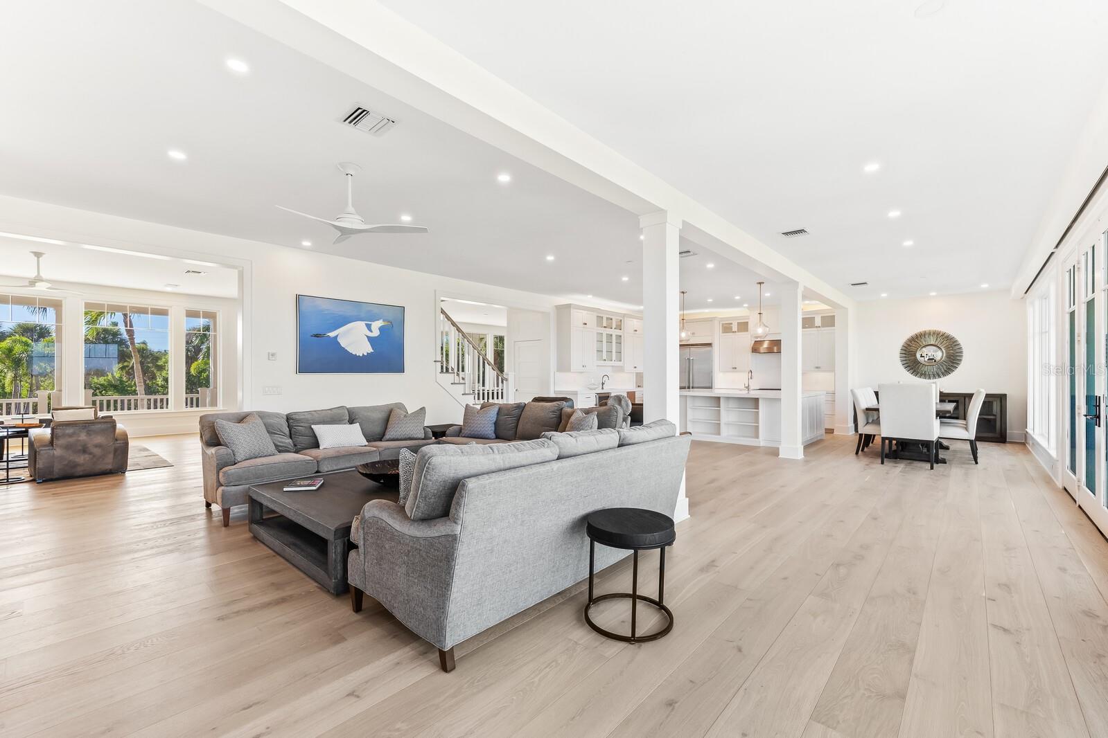 Image 15 of 59 For 4070 Loomis Avenue