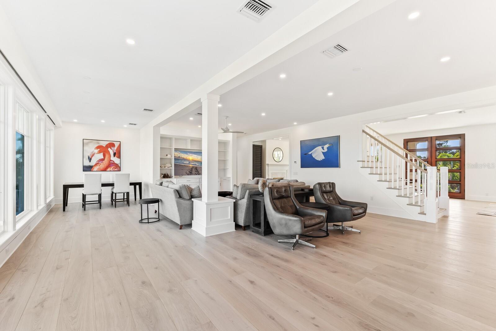 Image 16 of 59 For 4070 Loomis Avenue