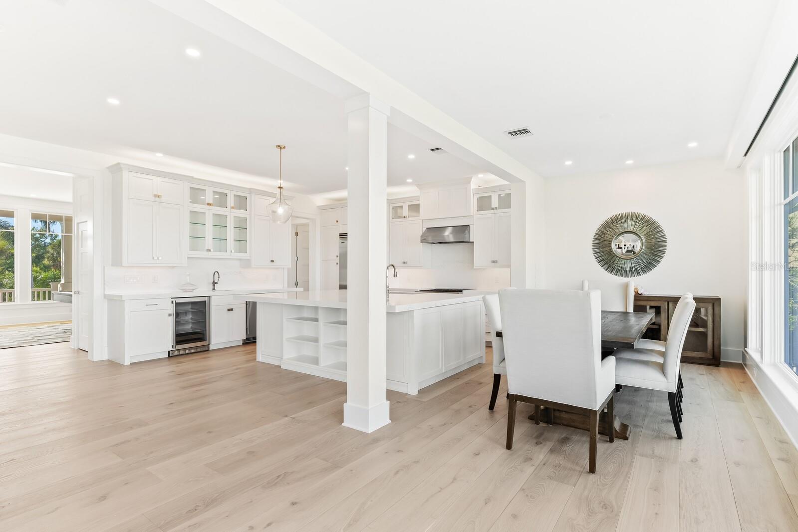 Image 19 of 59 For 4070 Loomis Avenue