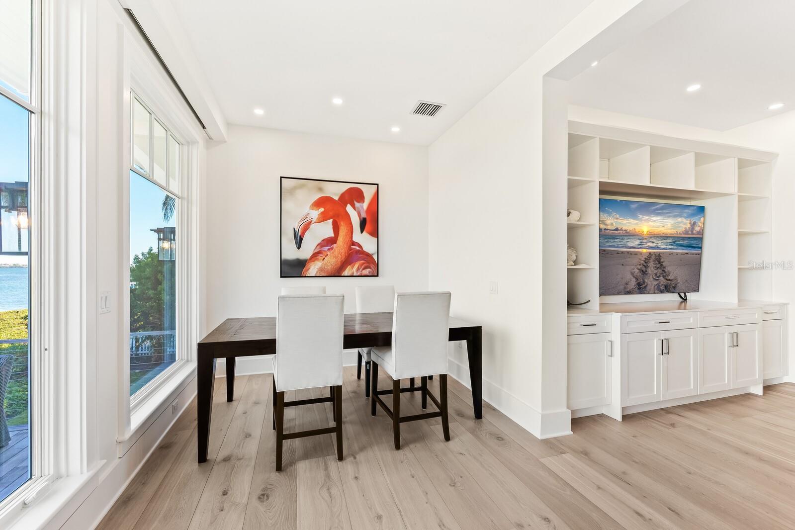 Image 21 of 59 For 4070 Loomis Avenue