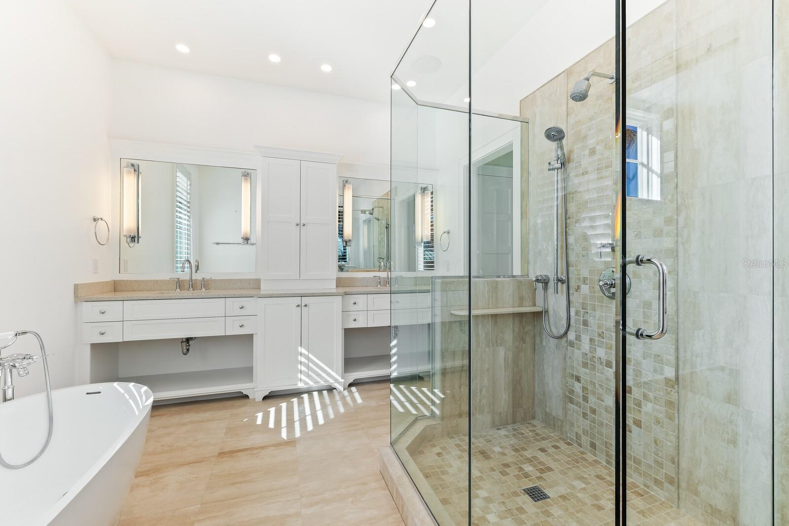 Image 28 of 59 For 4070 Loomis Avenue