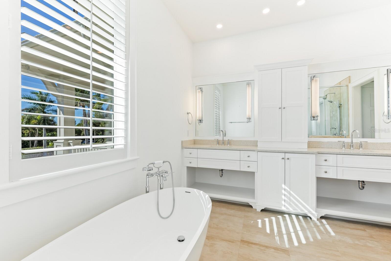 Image 30 of 59 For 4070 Loomis Avenue