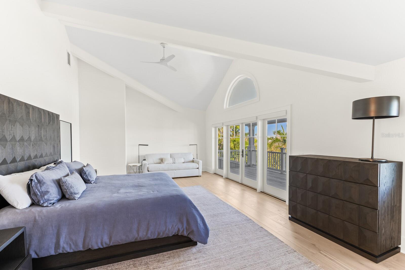 Image 32 of 59 For 4070 Loomis Avenue