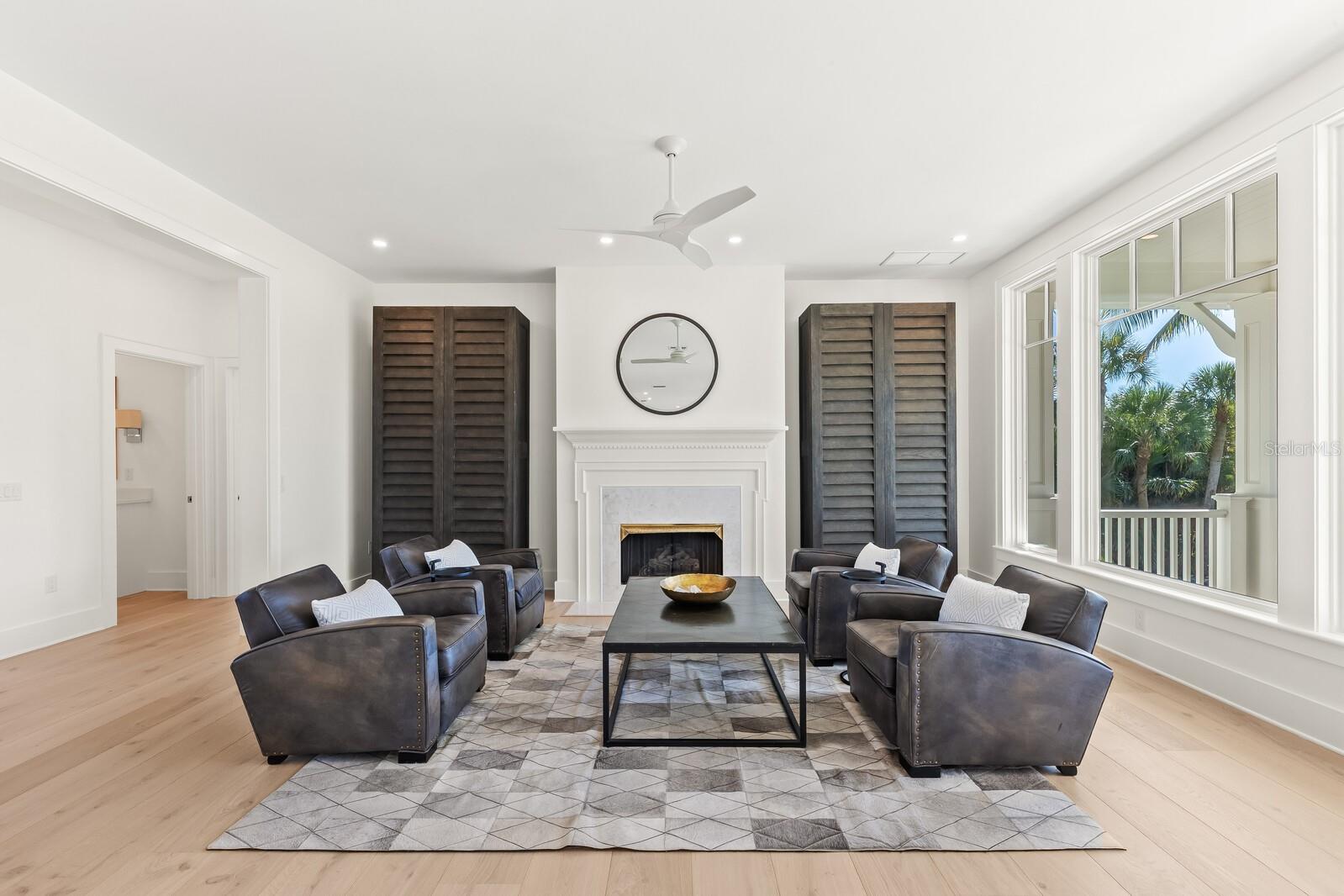 Image 9 of 59 For 4070 Loomis Avenue