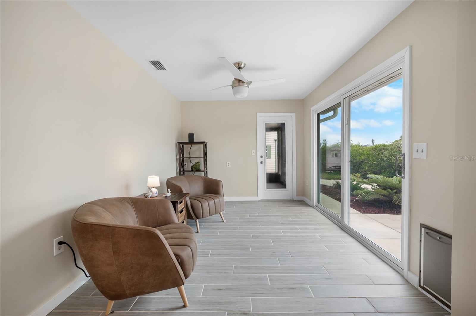 Image 25 of 47 For 1493 Janet Place