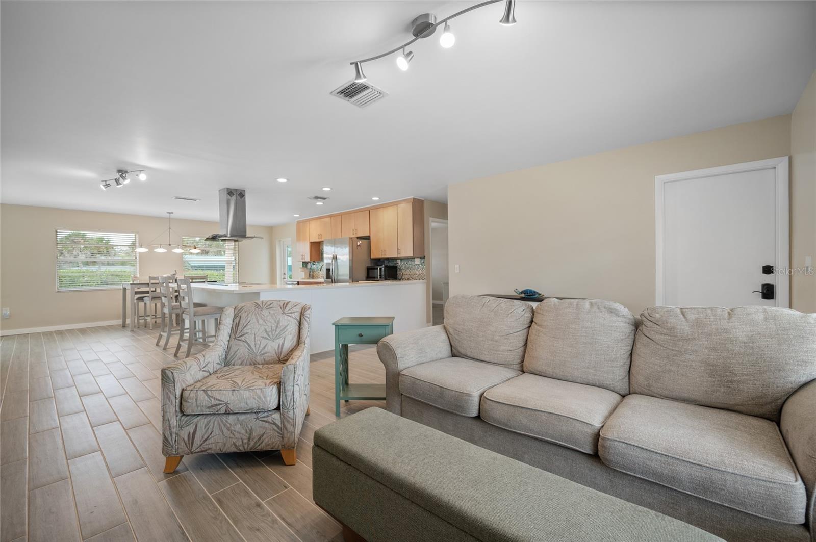 Image 6 of 47 For 1493 Janet Place