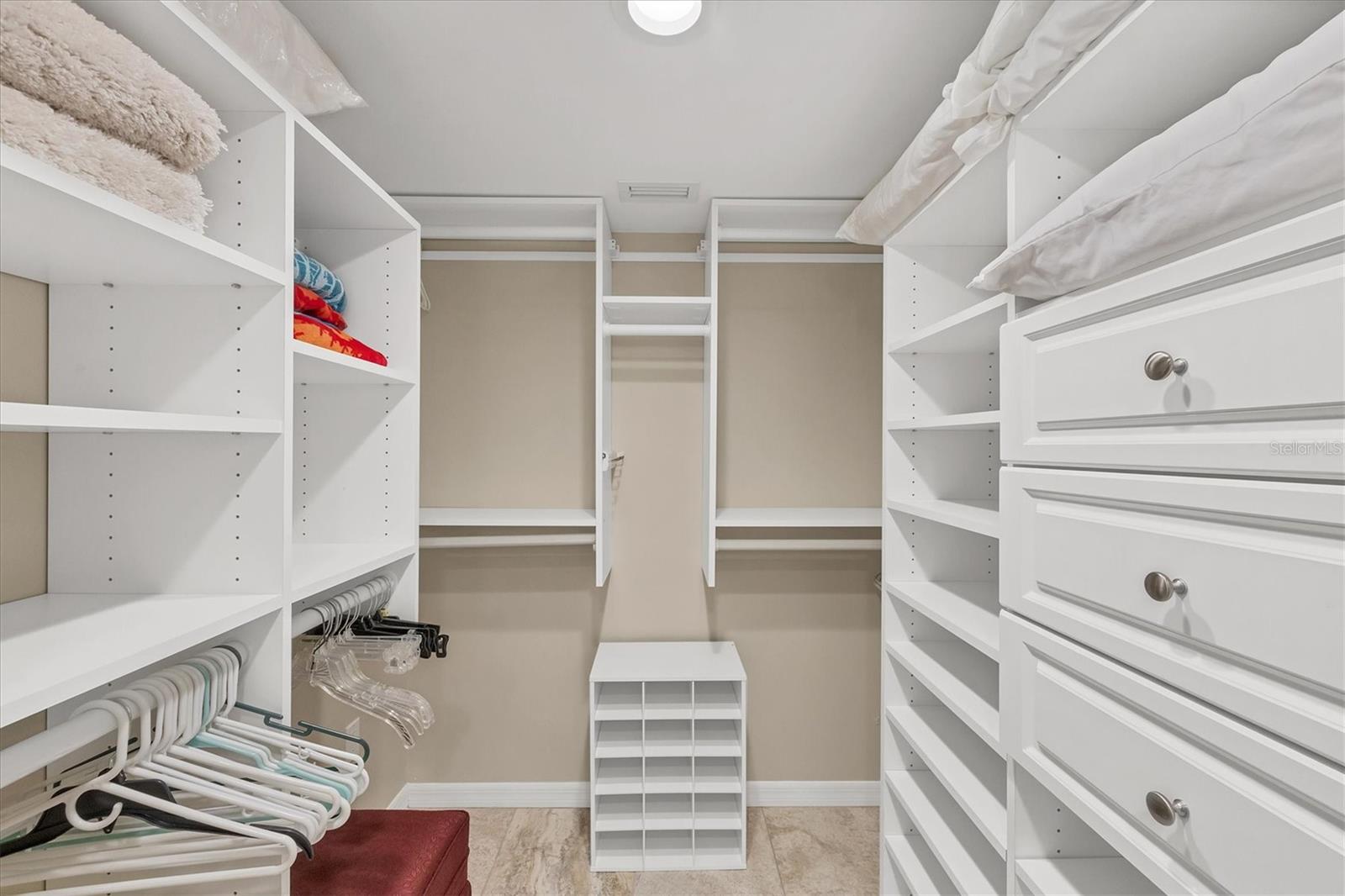 Image 20 of 60 For 11000 Placida Rd  702