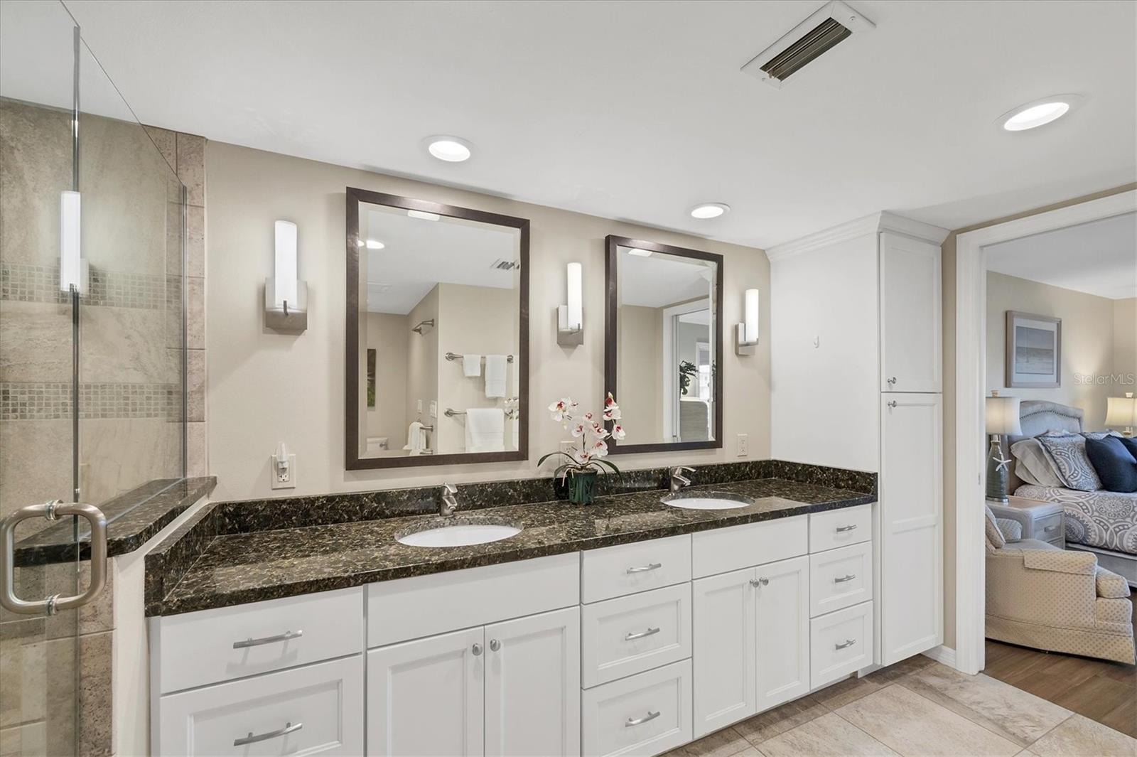 Image 22 of 60 For 11000 Placida Rd  702