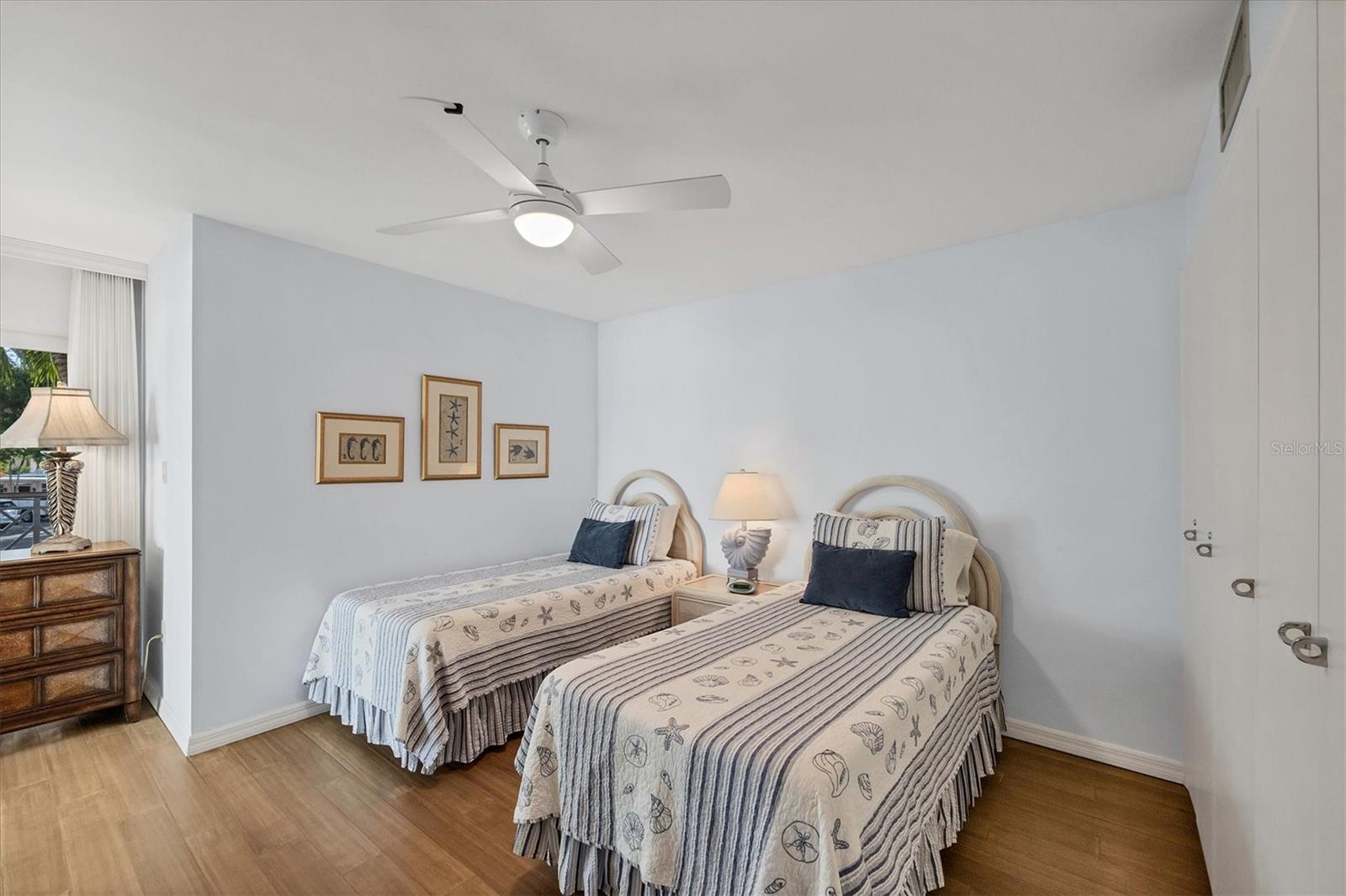 Image 23 of 60 For 11000 Placida Rd  702