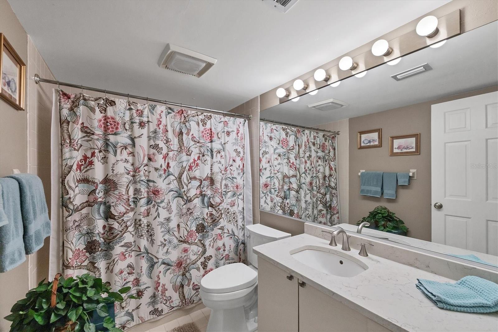 Image 26 of 60 For 11000 Placida Rd  702