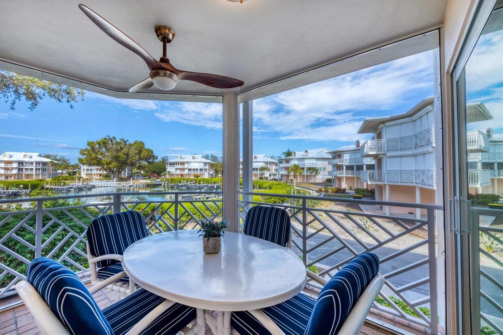 Image 28 of 60 For 11000 Placida Rd  702