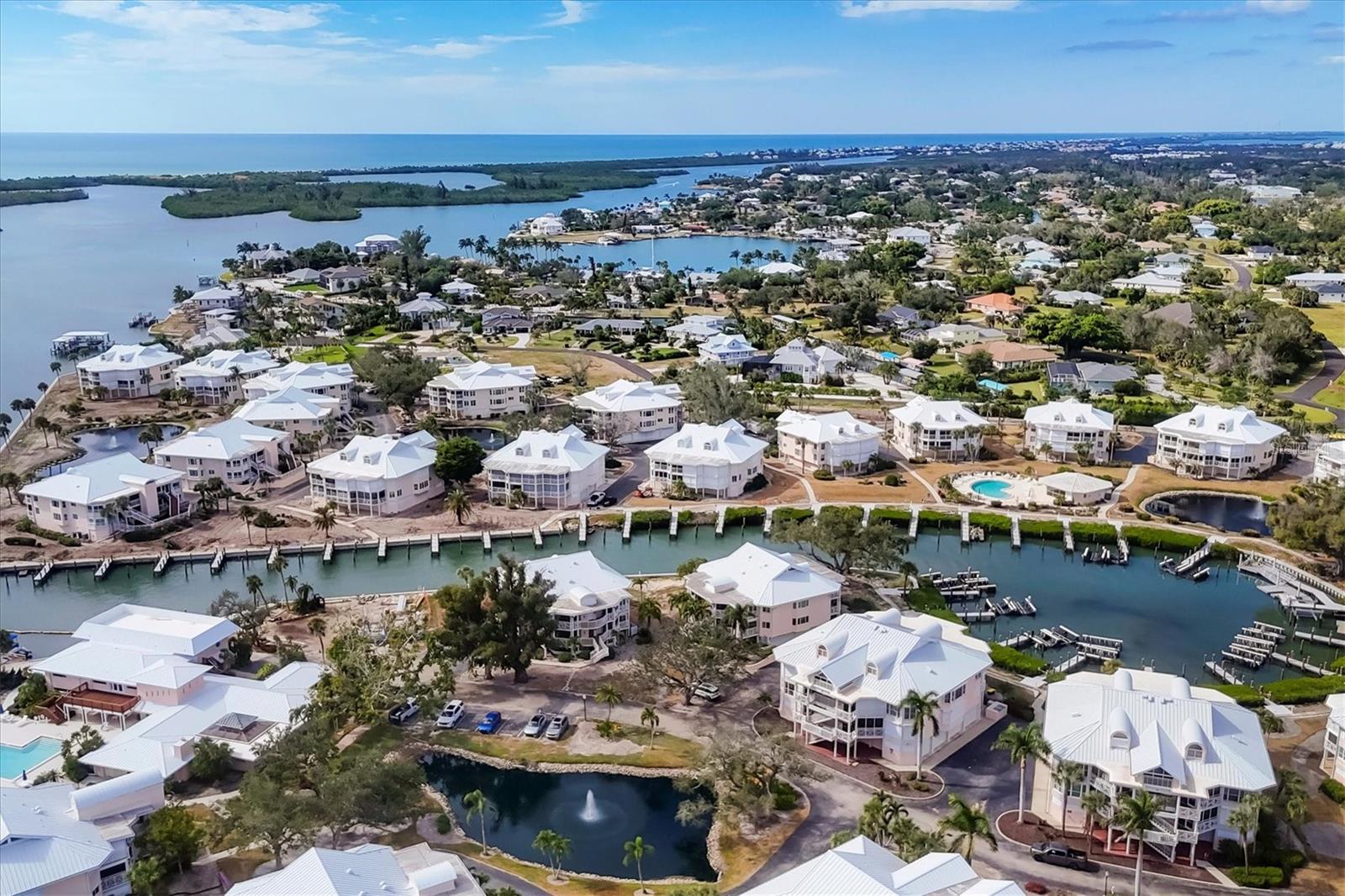 Image 3 of 60 For 11000 Placida Rd  702