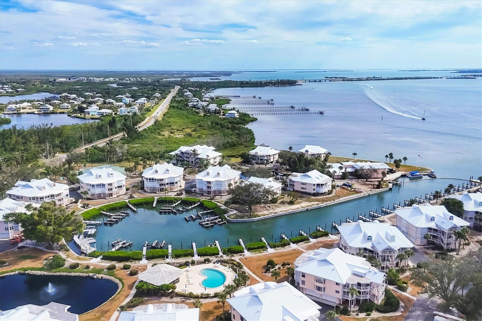 Image 32 of 60 For 11000 Placida Rd  702