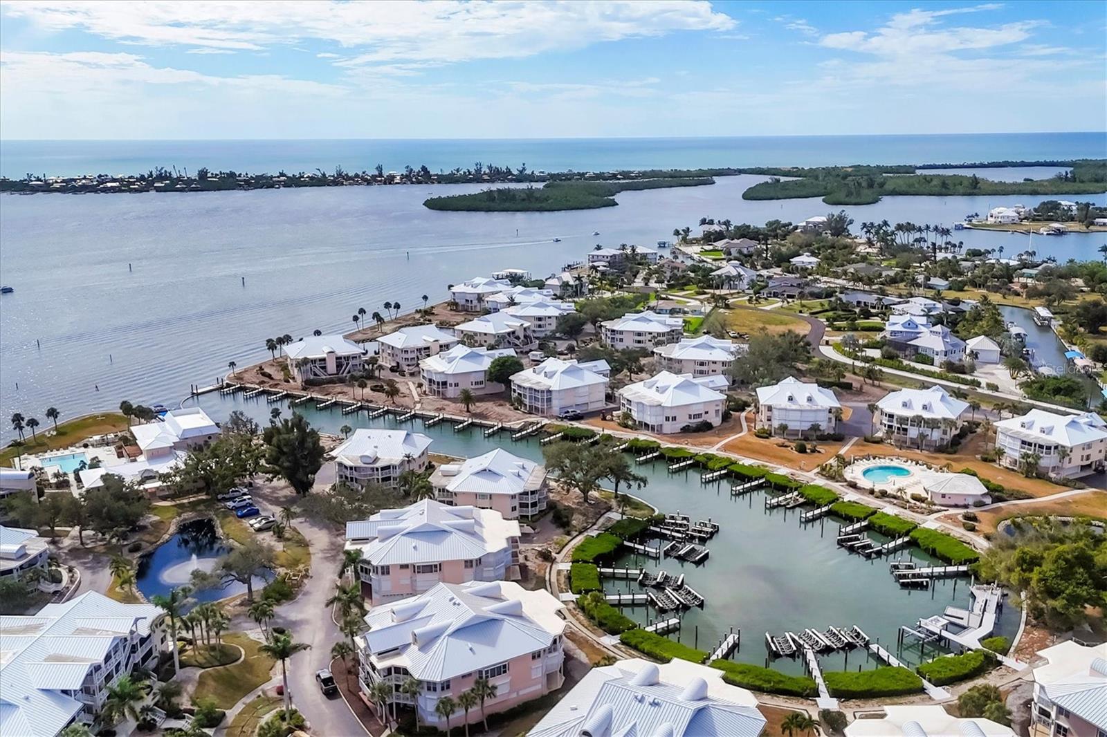 Image 33 of 60 For 11000 Placida Rd  702