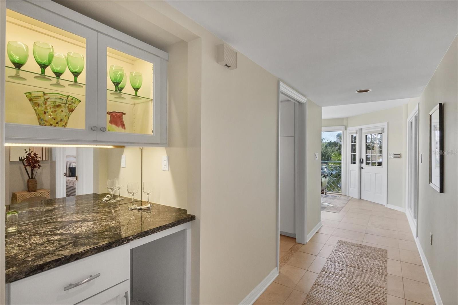 Image 7 of 60 For 11000 Placida Rd  702