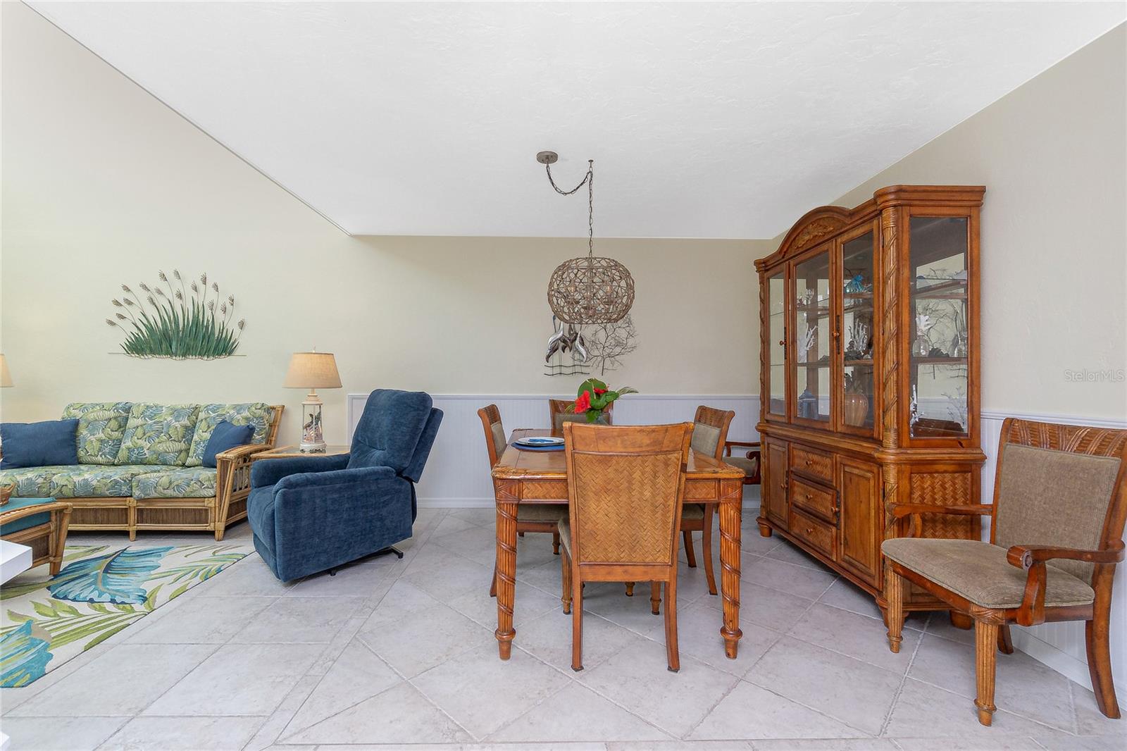 Image 12 of 54 For 2955 Beach Road C123