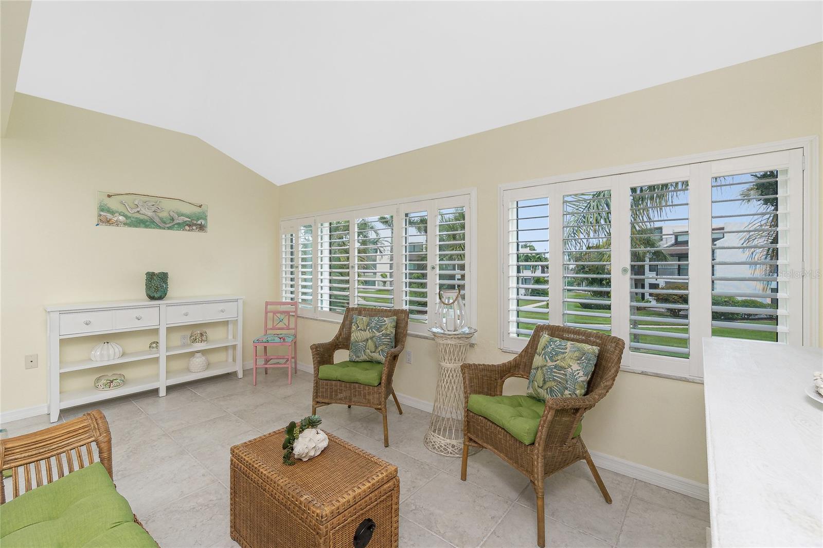 Image 17 of 54 For 2955 Beach Road C123