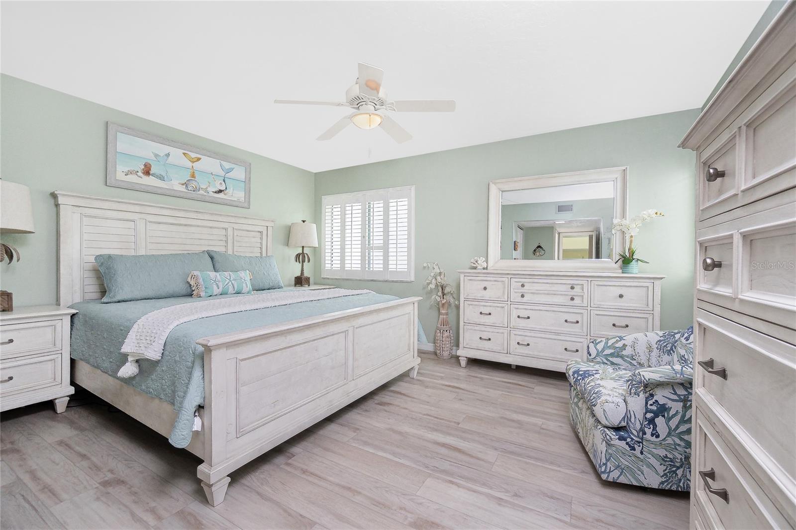 Image 23 of 54 For 2955 Beach Road C123