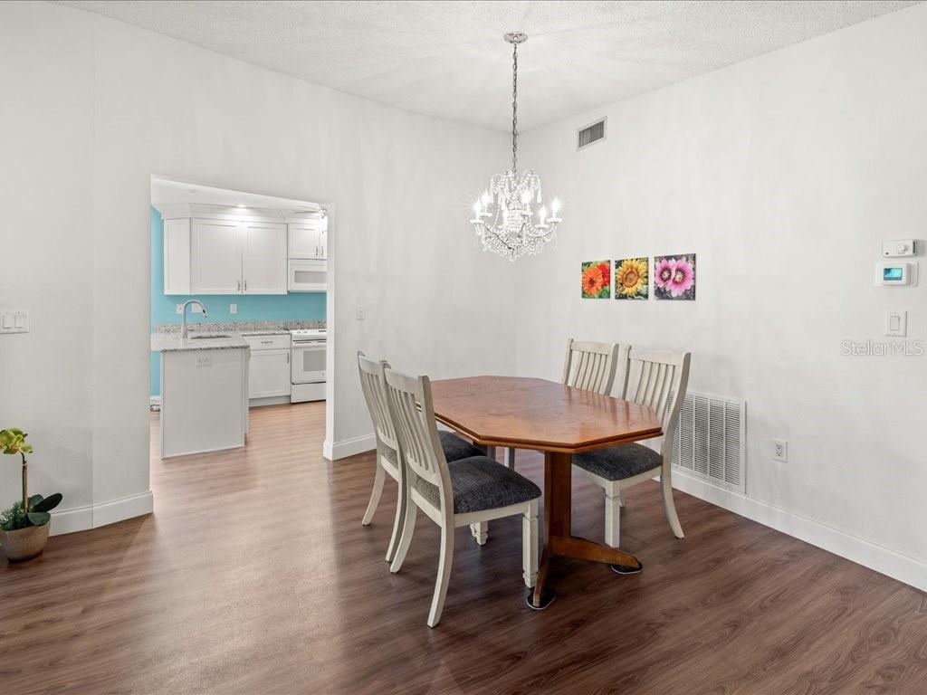 Image 11 of 50 For 515 Wekiva River Court 81