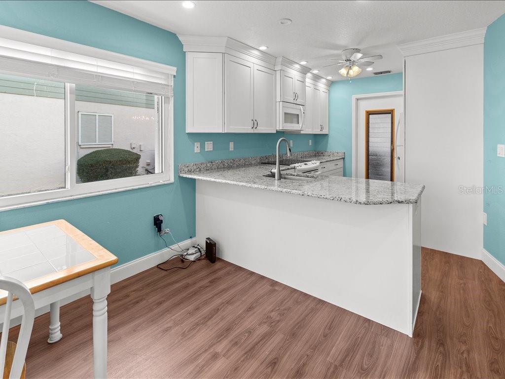 Image 12 of 50 For 515 Wekiva River Court 81