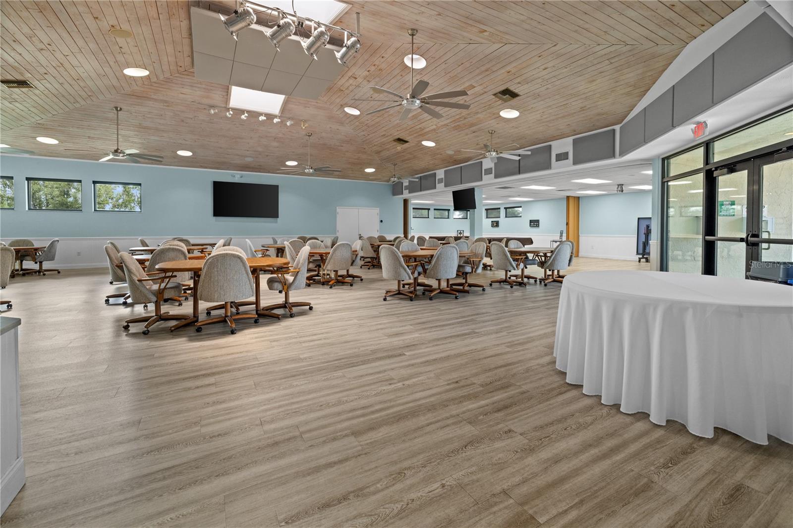 Image 37 of 50 For 515 Wekiva River Court 81