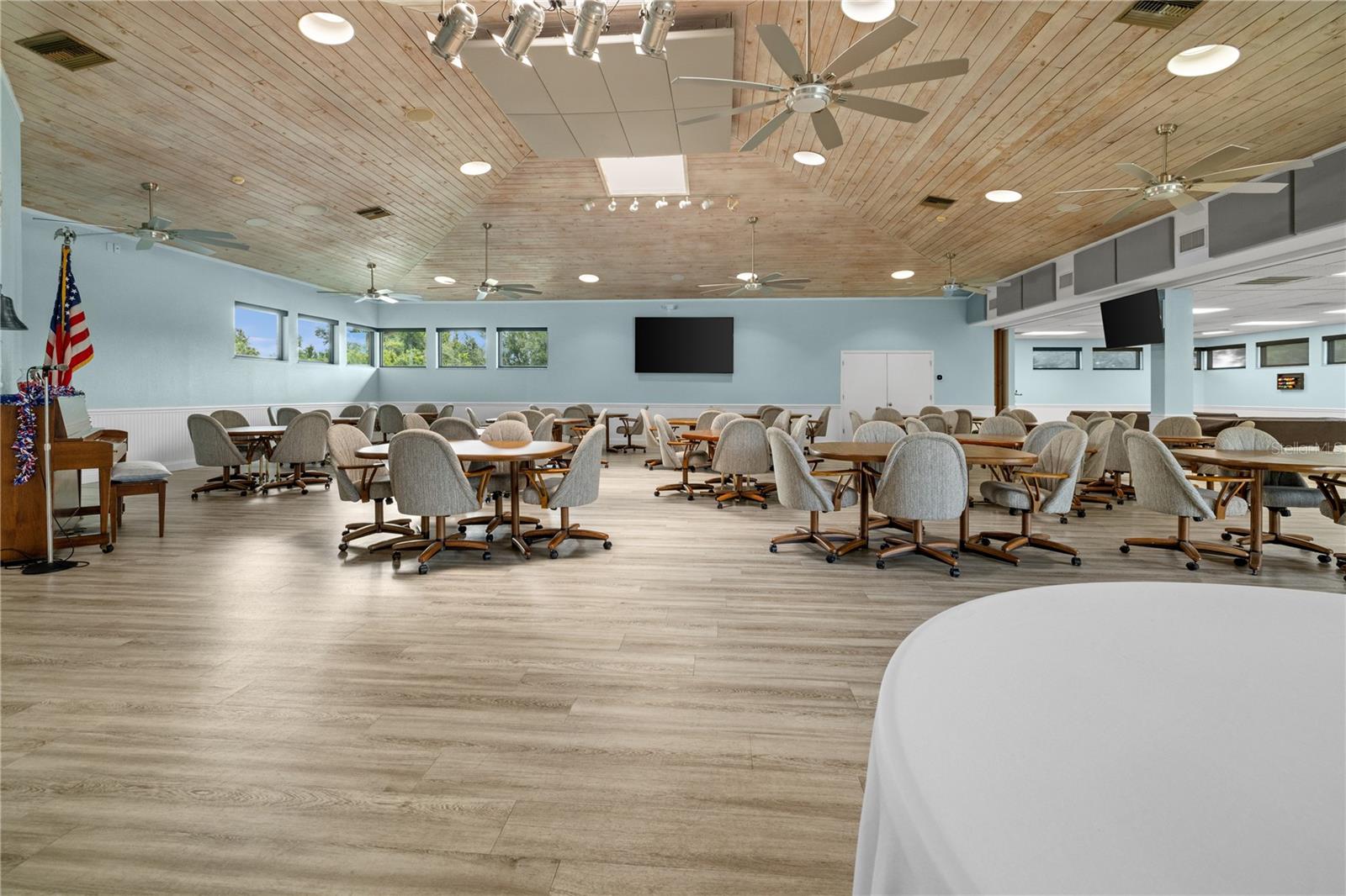 Image 38 of 50 For 515 Wekiva River Court 81