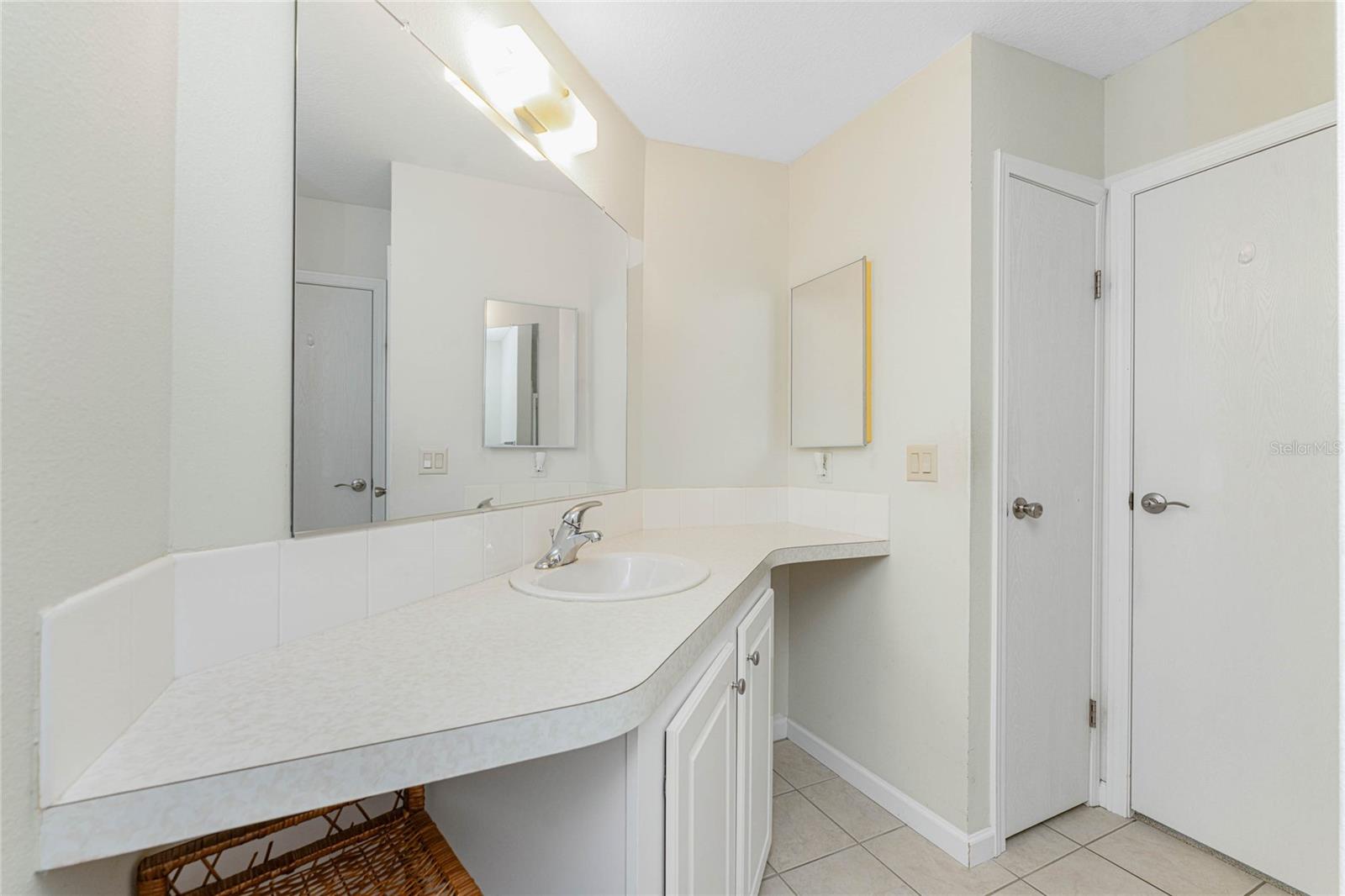 Image 29 of 53 For 1891 Englewood Road 81