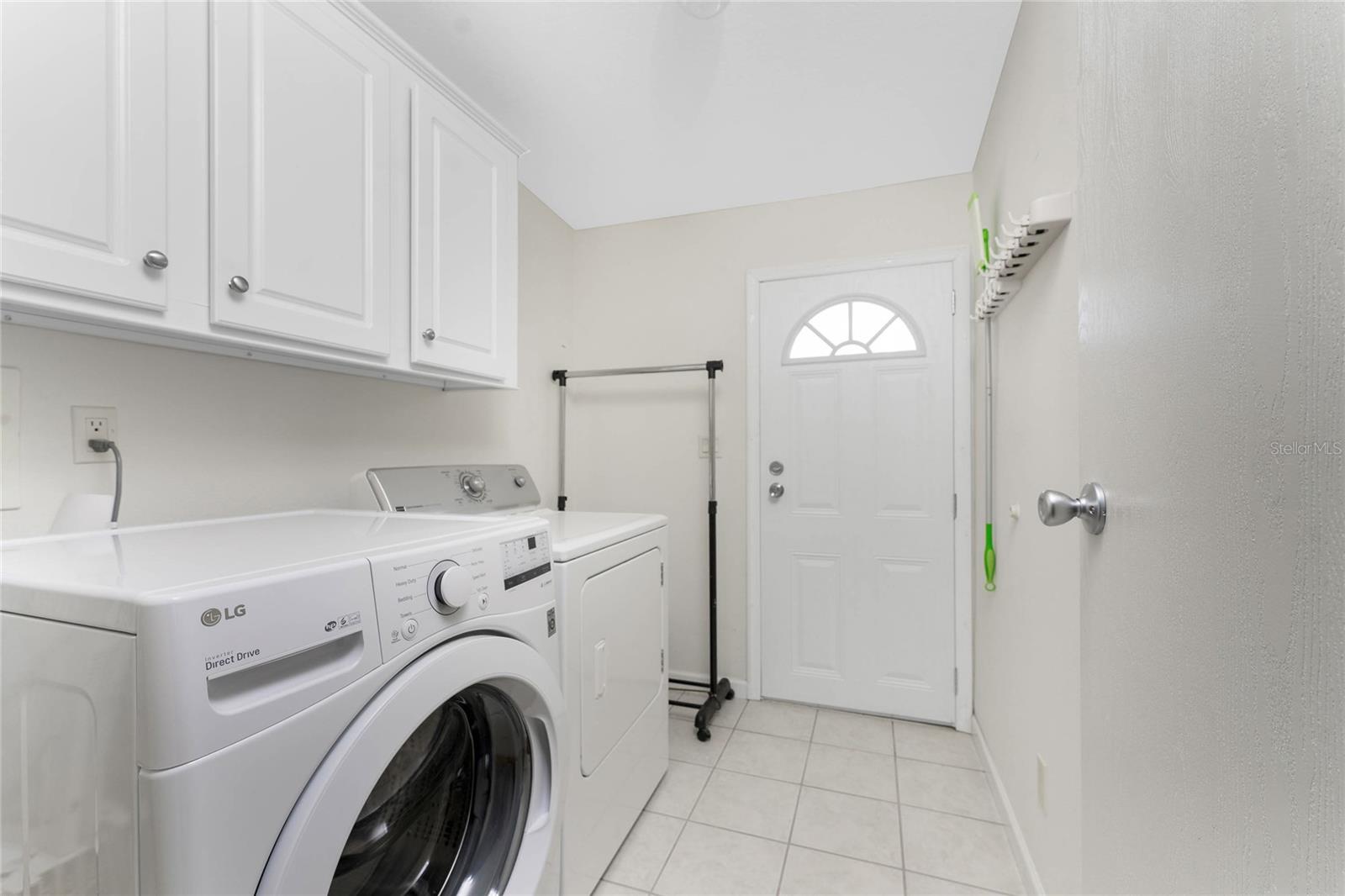 Image 36 of 53 For 1891 Englewood Road 81