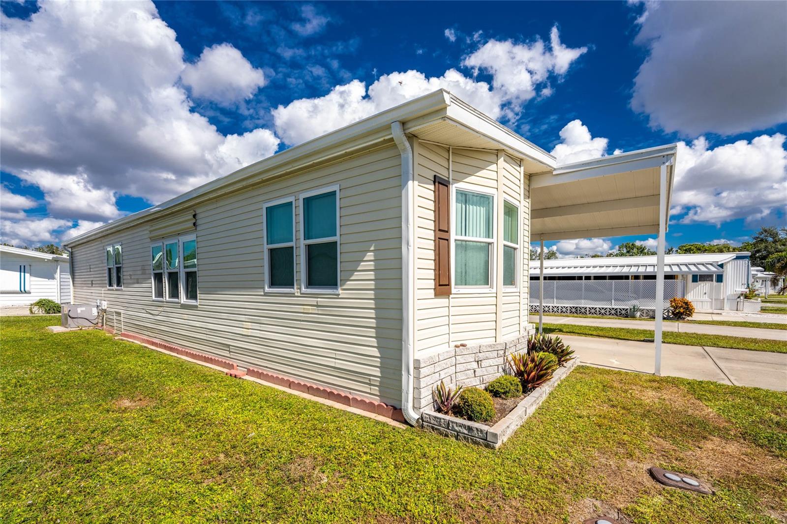 Image 4 of 53 For 1891 Englewood Road 81