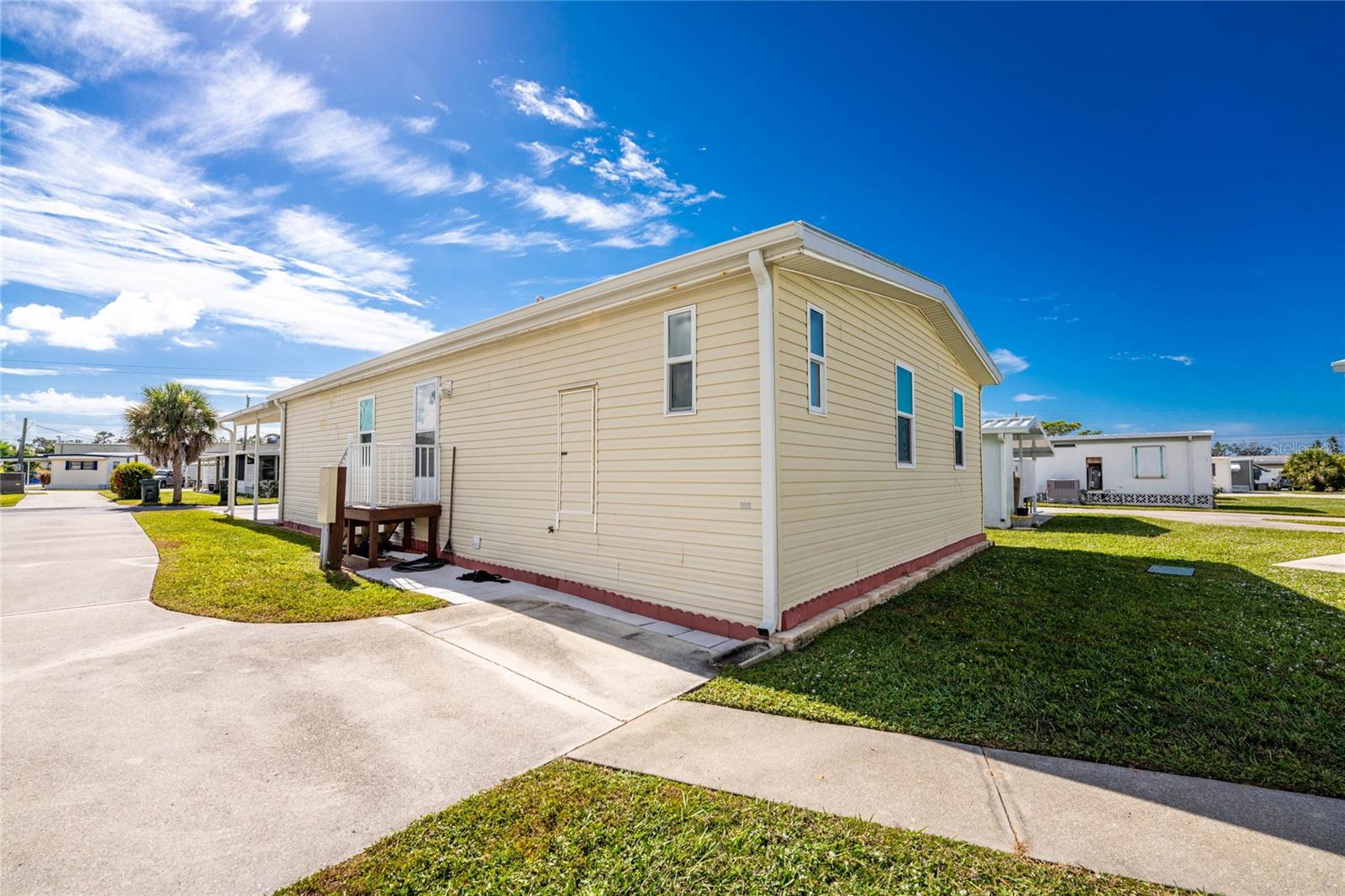 Image 43 of 53 For 1891 Englewood Road 81