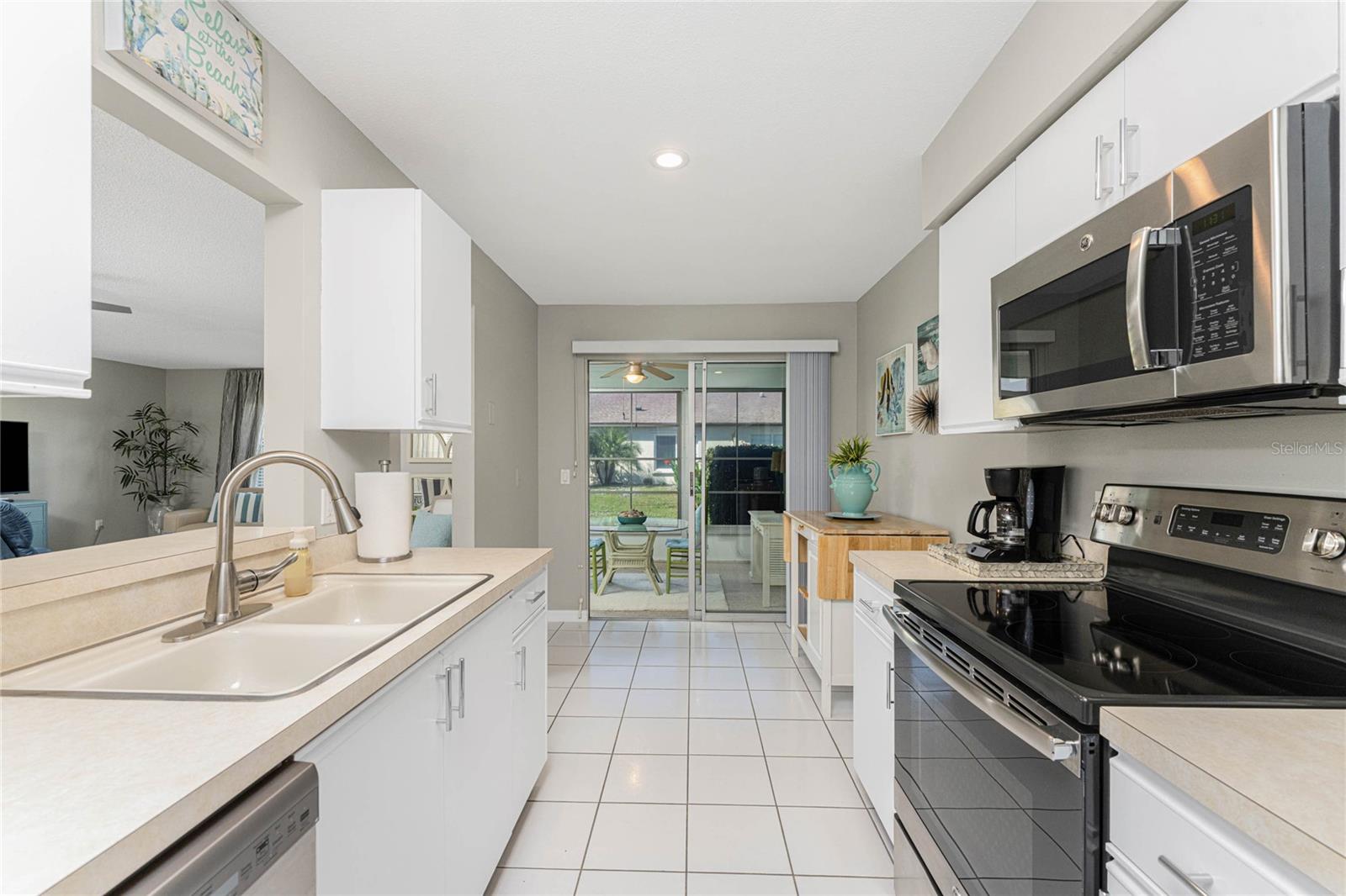 Image 15 of 47 For 607 Deerwood Avenue 607