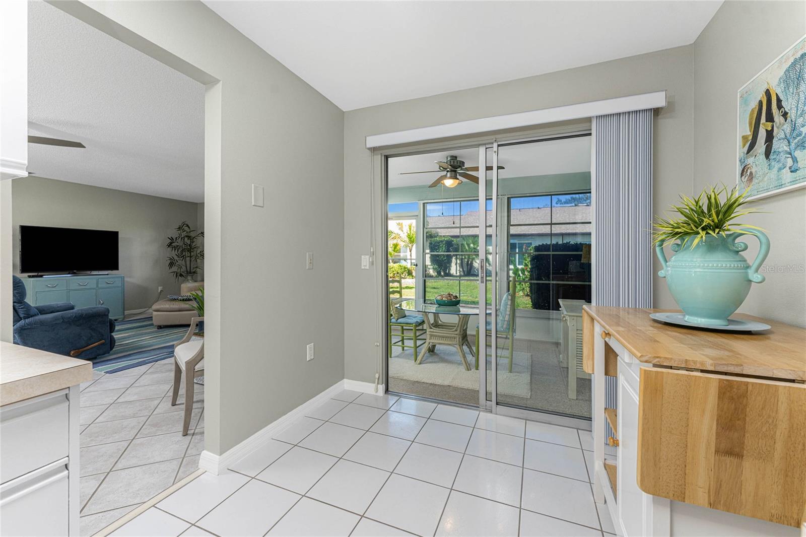 Image 16 of 47 For 607 Deerwood Avenue 607