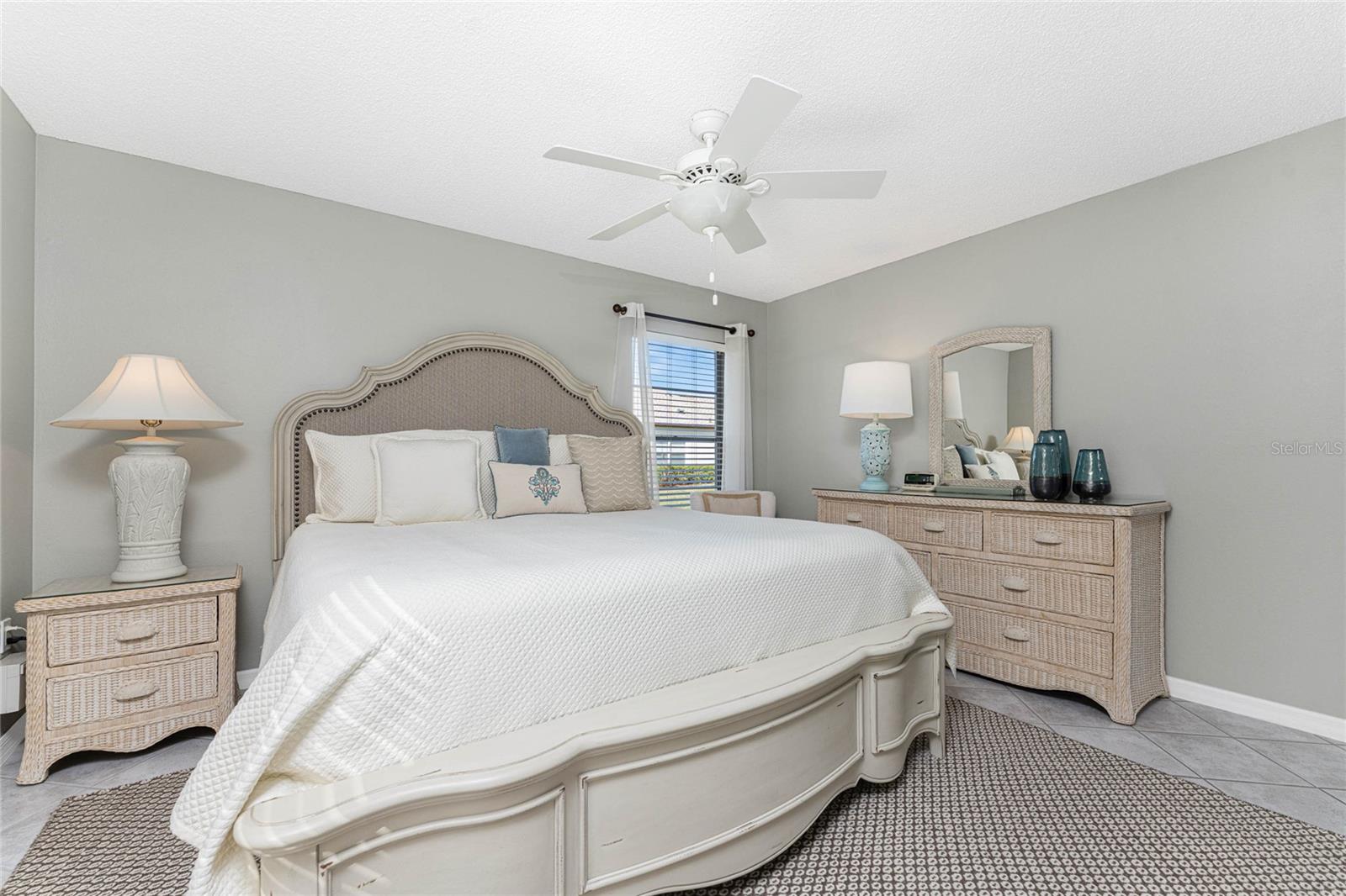 Image 21 of 47 For 607 Deerwood Avenue 607