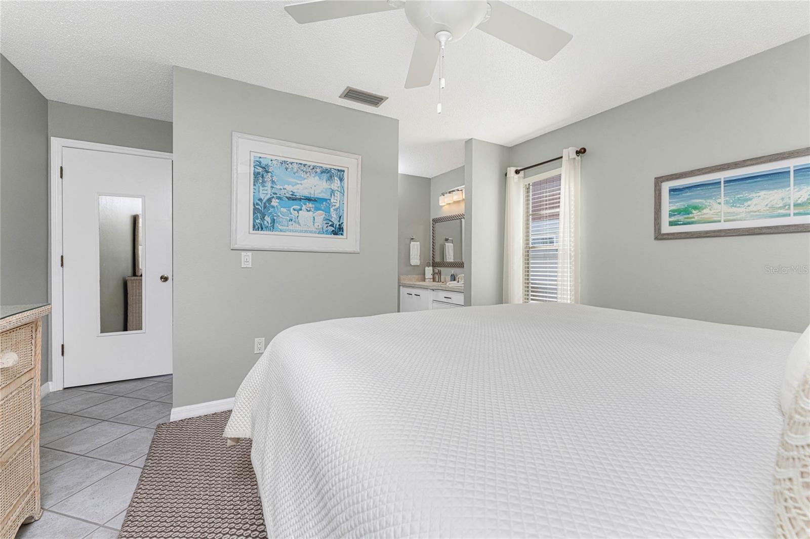 Image 22 of 47 For 607 Deerwood Avenue 607