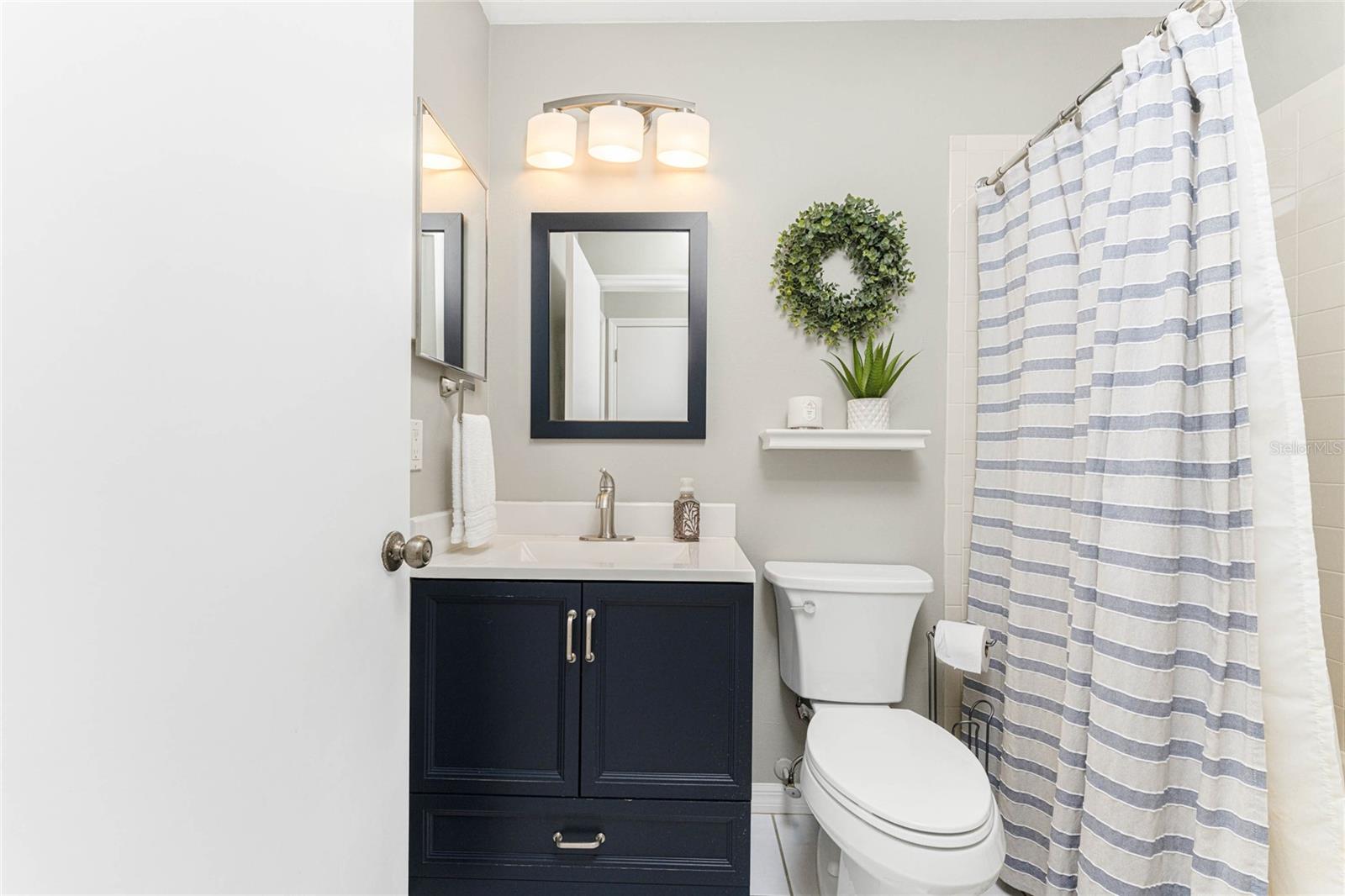 Image 28 of 47 For 607 Deerwood Avenue 607