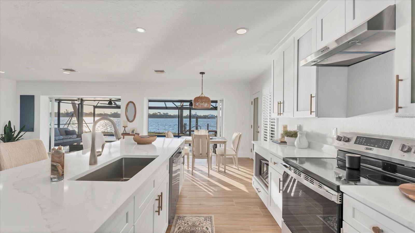 Image 16 of 58 For 10476 Boyette Street