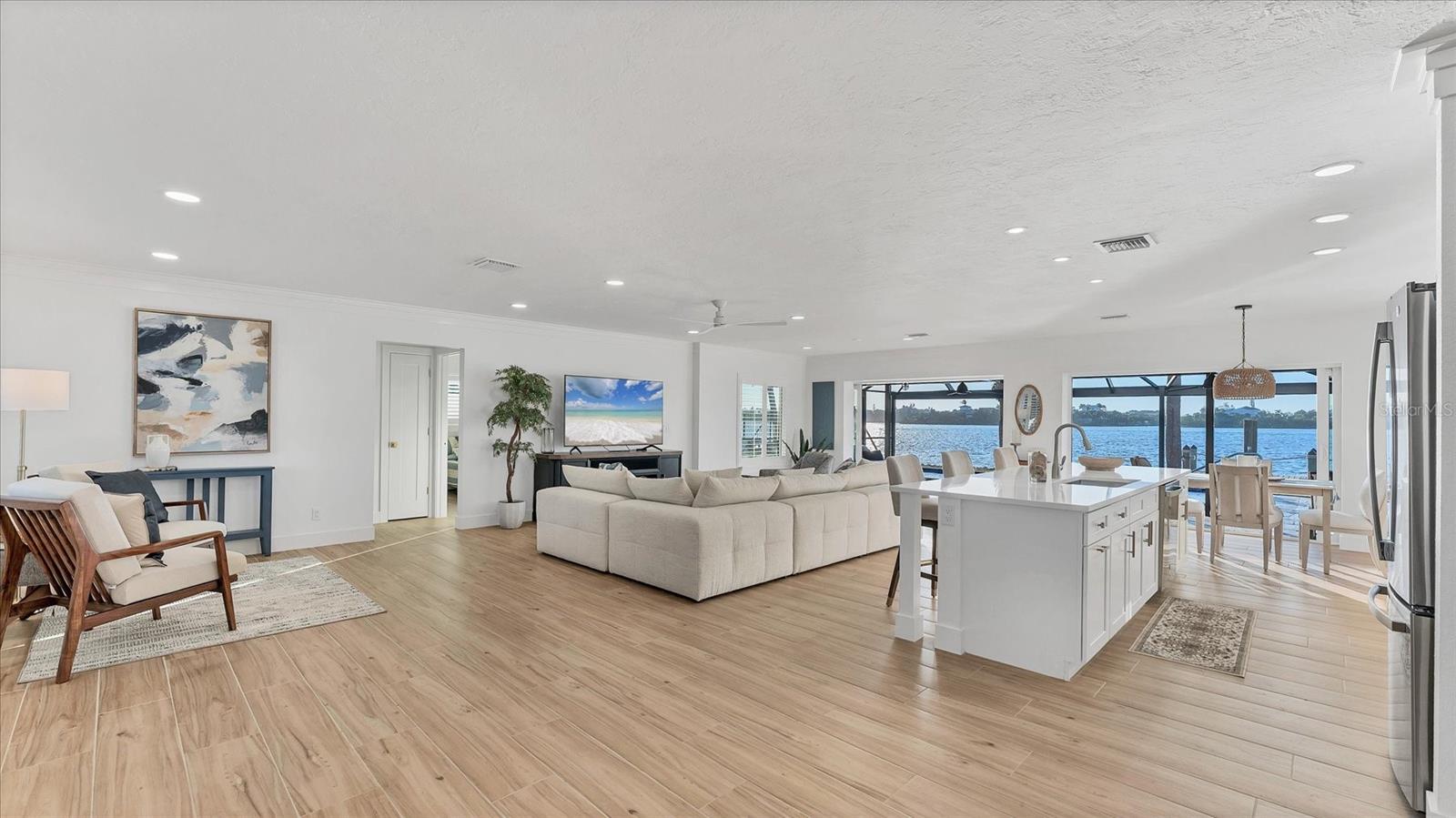 Image 18 of 58 For 10476 Boyette Street