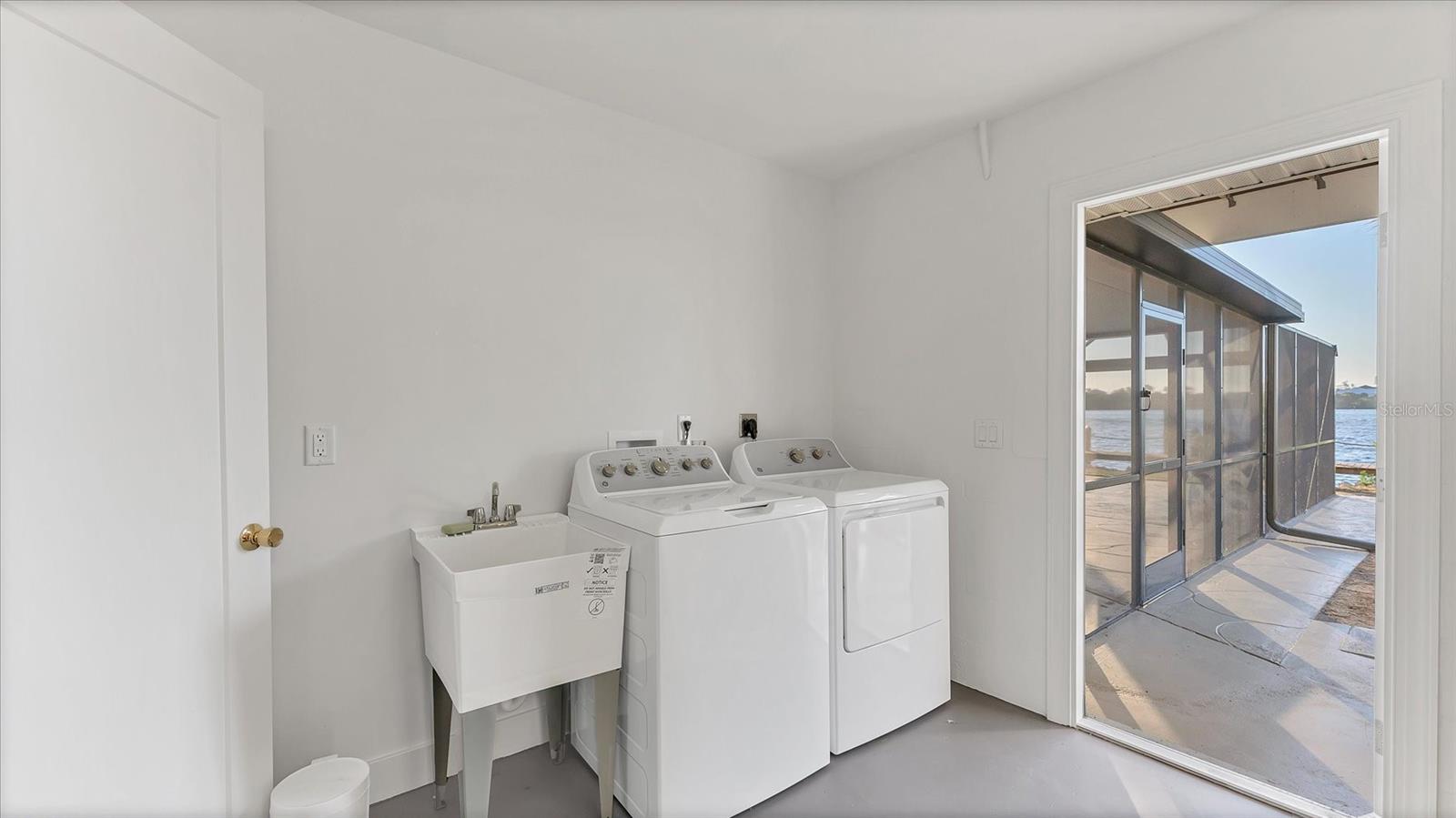 Image 34 of 58 For 10476 Boyette Street