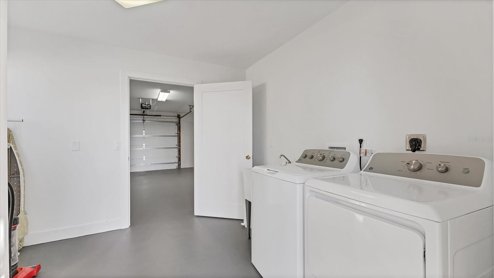 Image 35 of 58 For 10476 Boyette Street