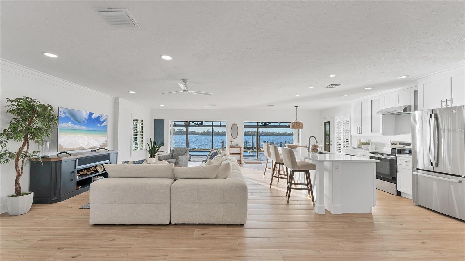 Image 4 of 58 For 10476 Boyette Street