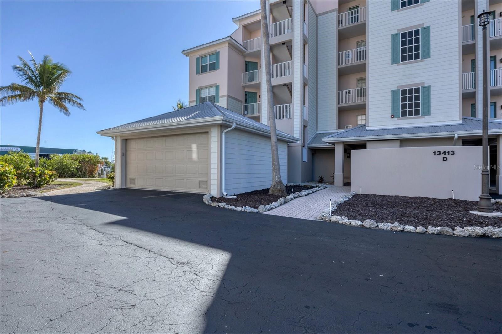 Image 5 of 34 For 13413 Gasparilla Road D501 & Sli