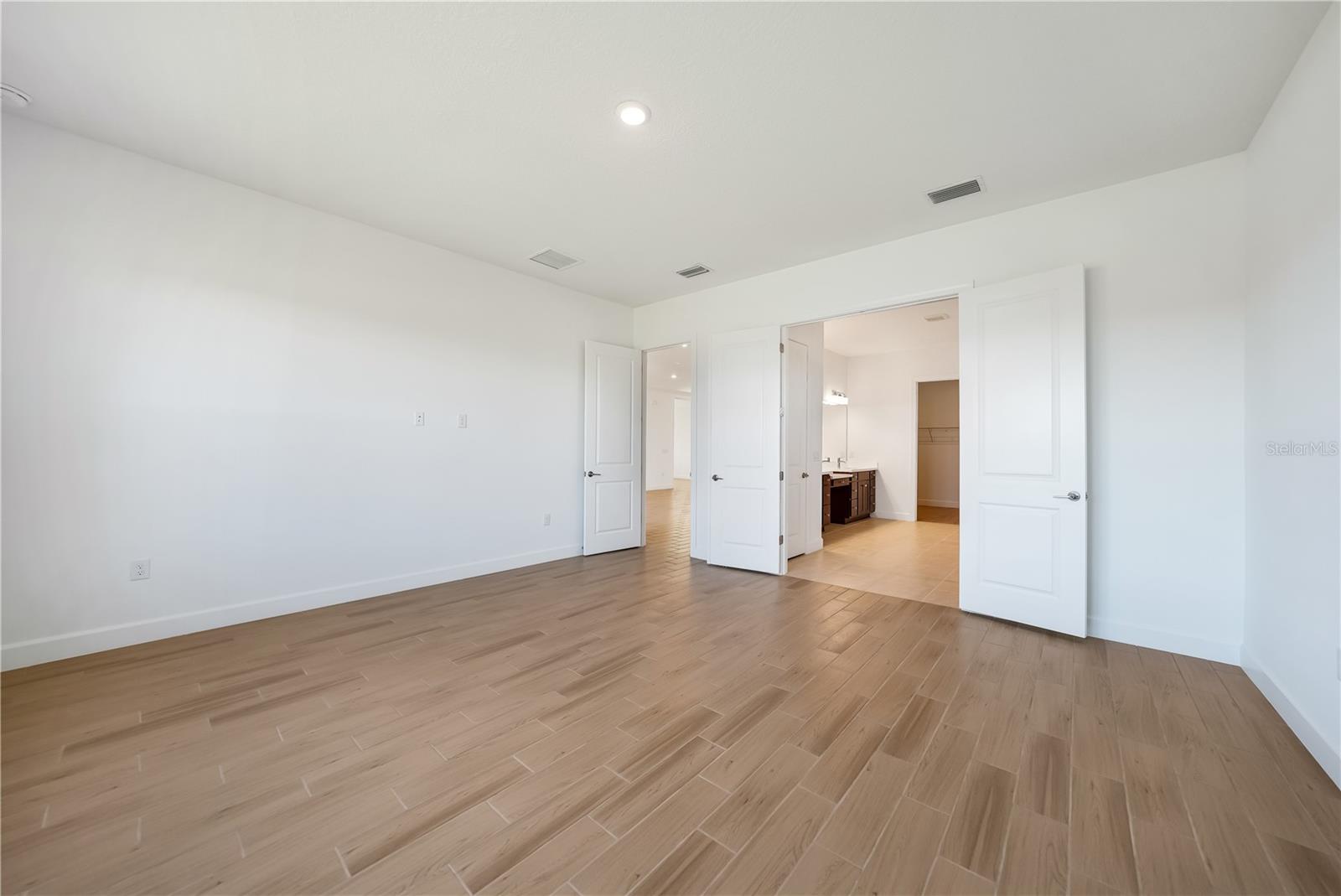 Image 28 of 44 For 10451 Eclipse Street